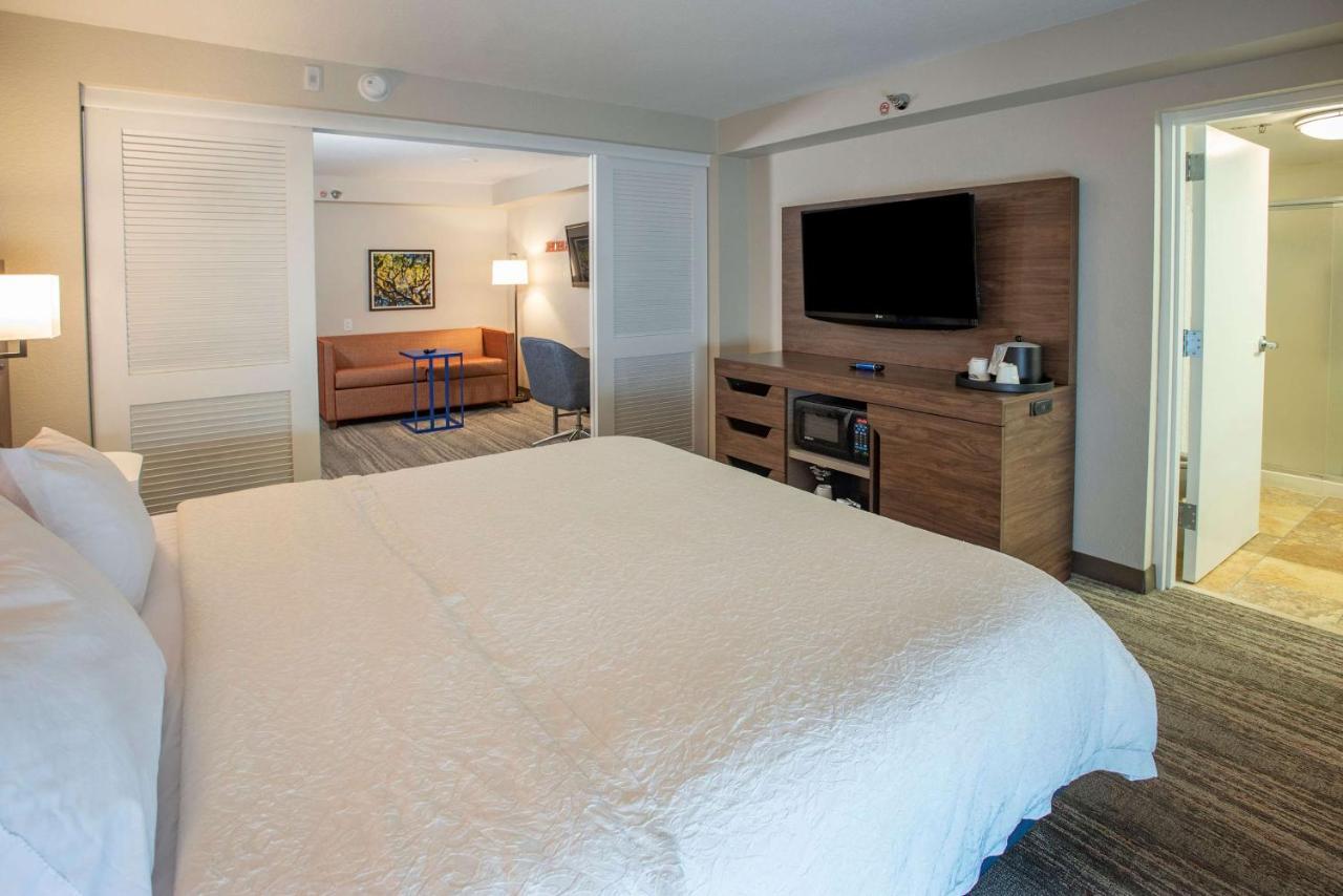 Hampton Inn Pensacola-Airport Екстериор снимка